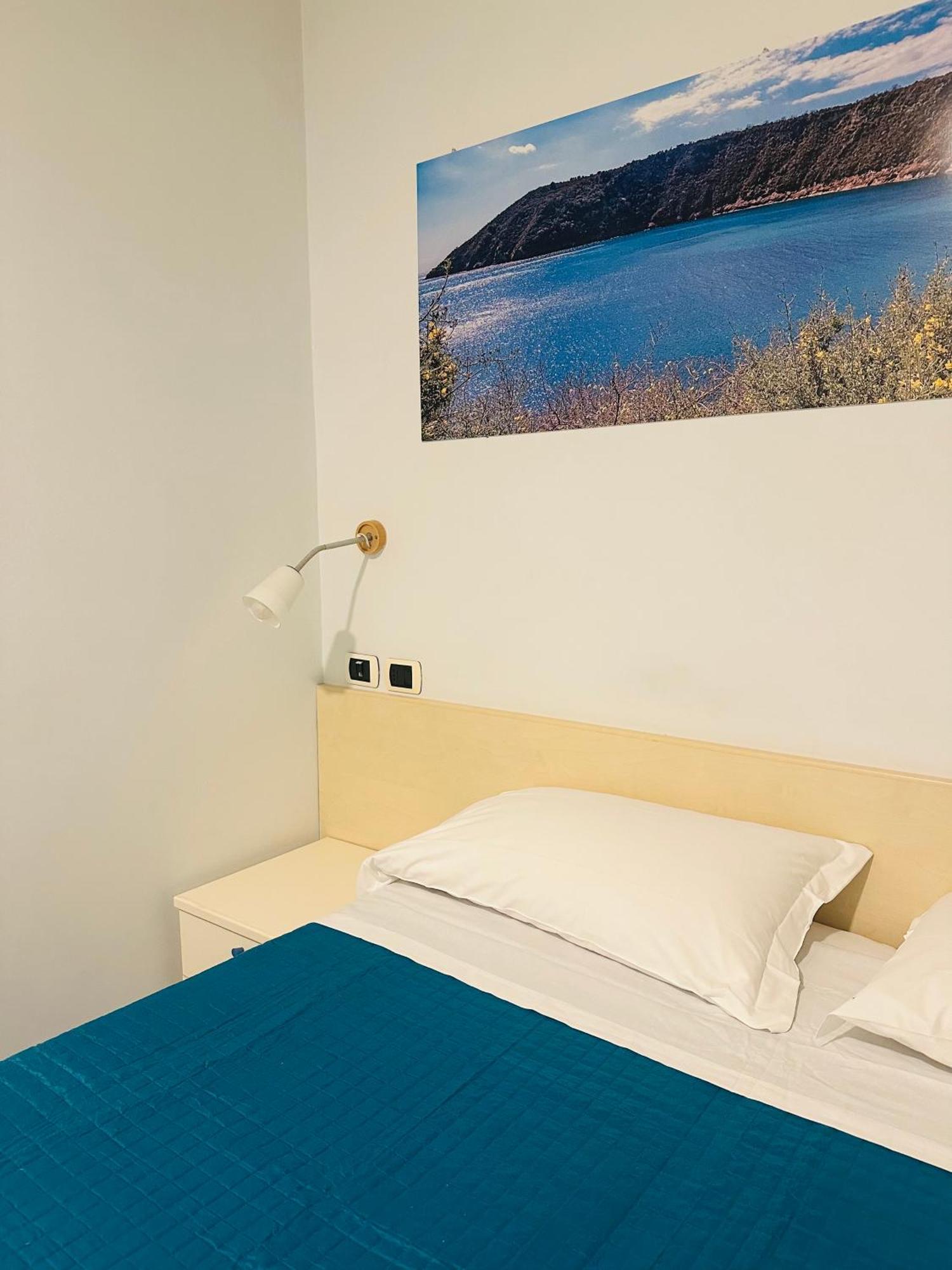 Double or Twin Room Sea View