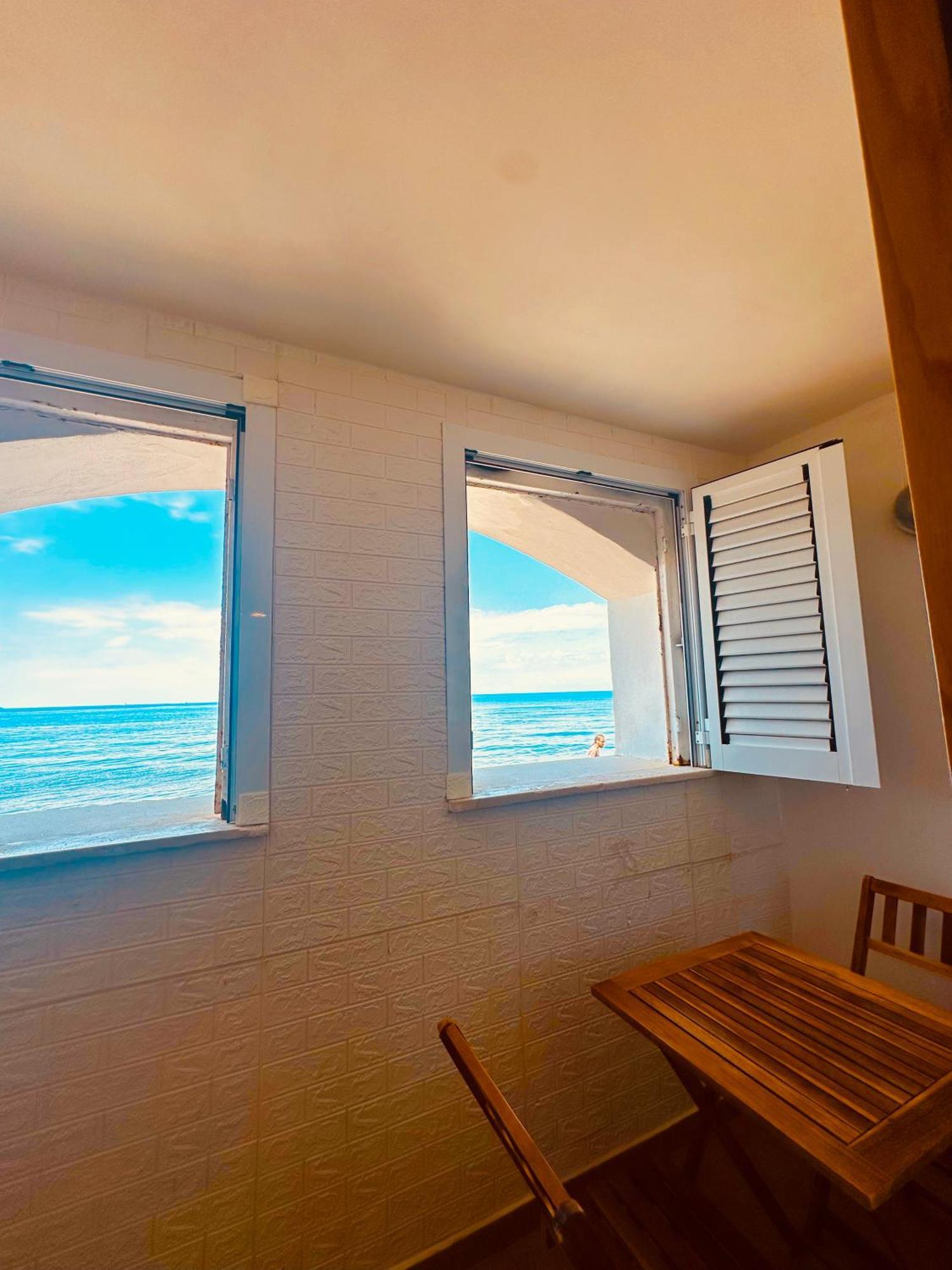 Double or Twin Room Sea View